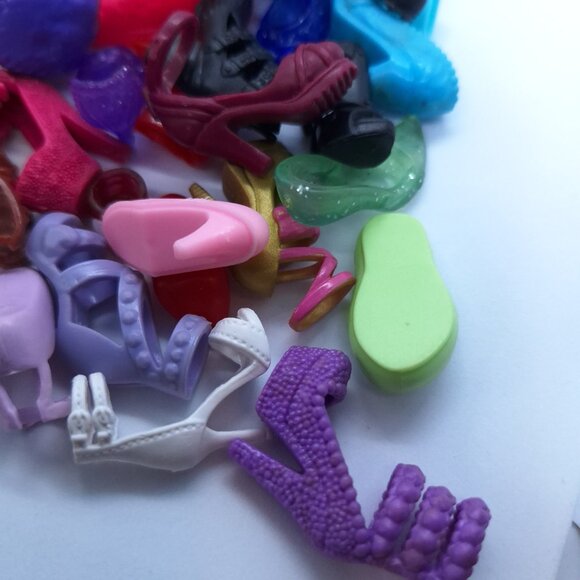 Lot of Barbie Bratz Pretend Doll Shoes‎ ALL SINGLES - Picture 3 of 4